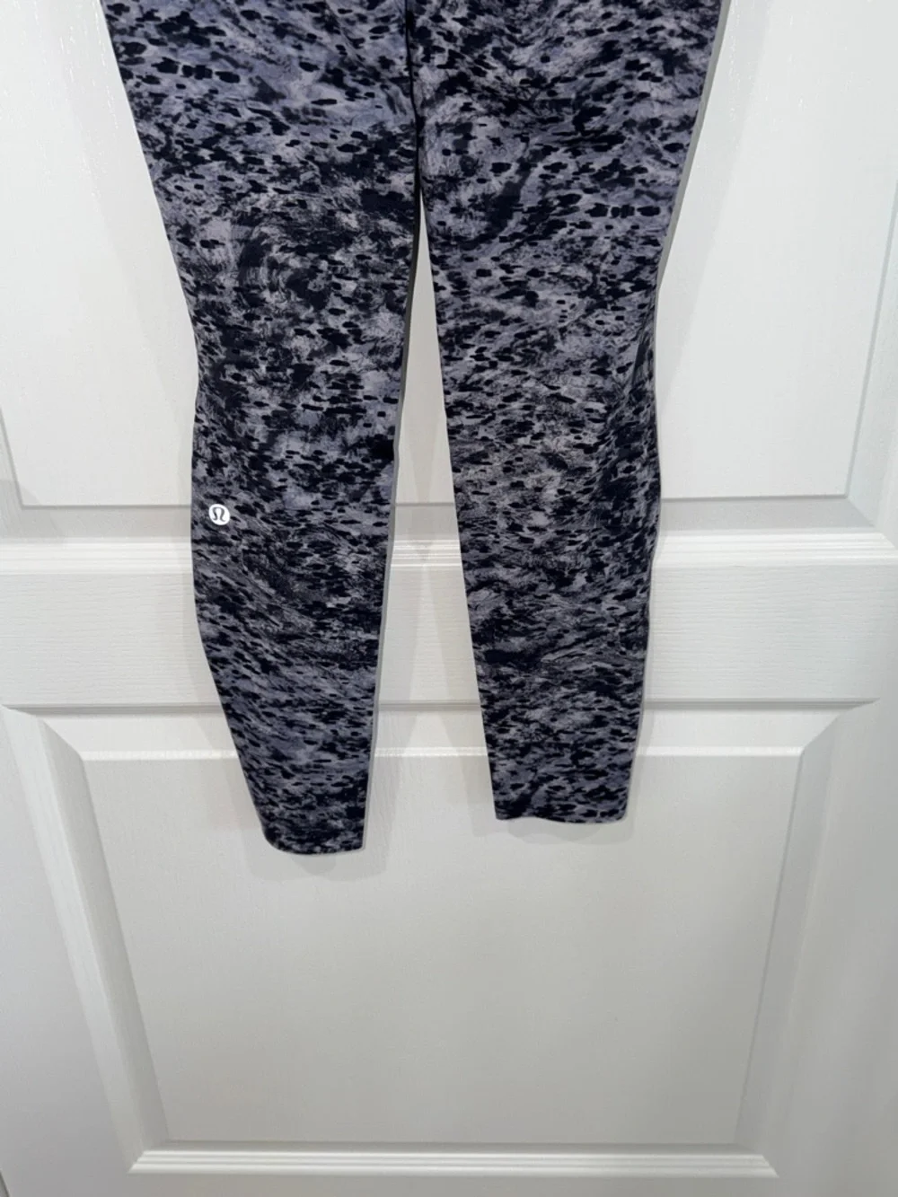 lululemon athletica Base Pace High-Rise Tight in a patterned Estuary Grey size 6